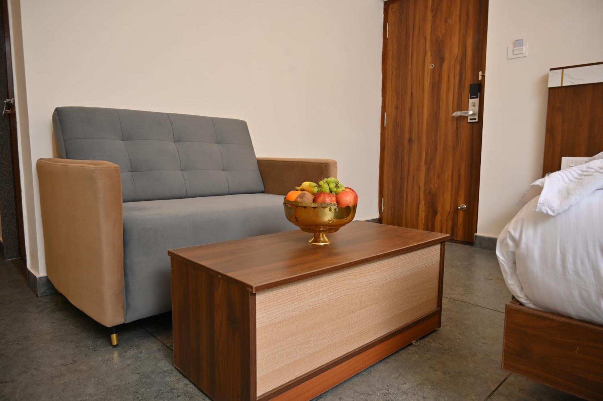 Hotel Shri Devi Comforts Inn Bhatkal ภายนอก รูปภาพ