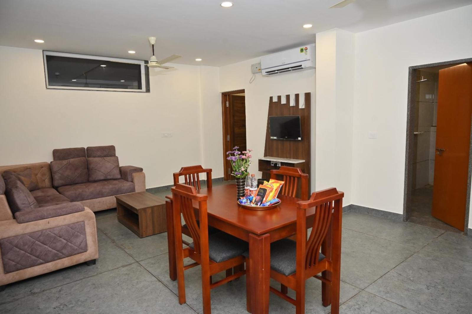 Hotel Shri Devi Comforts Inn Bhatkal ภายนอก รูปภาพ